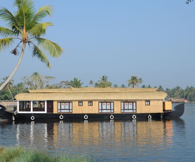 Cosy Houseboats